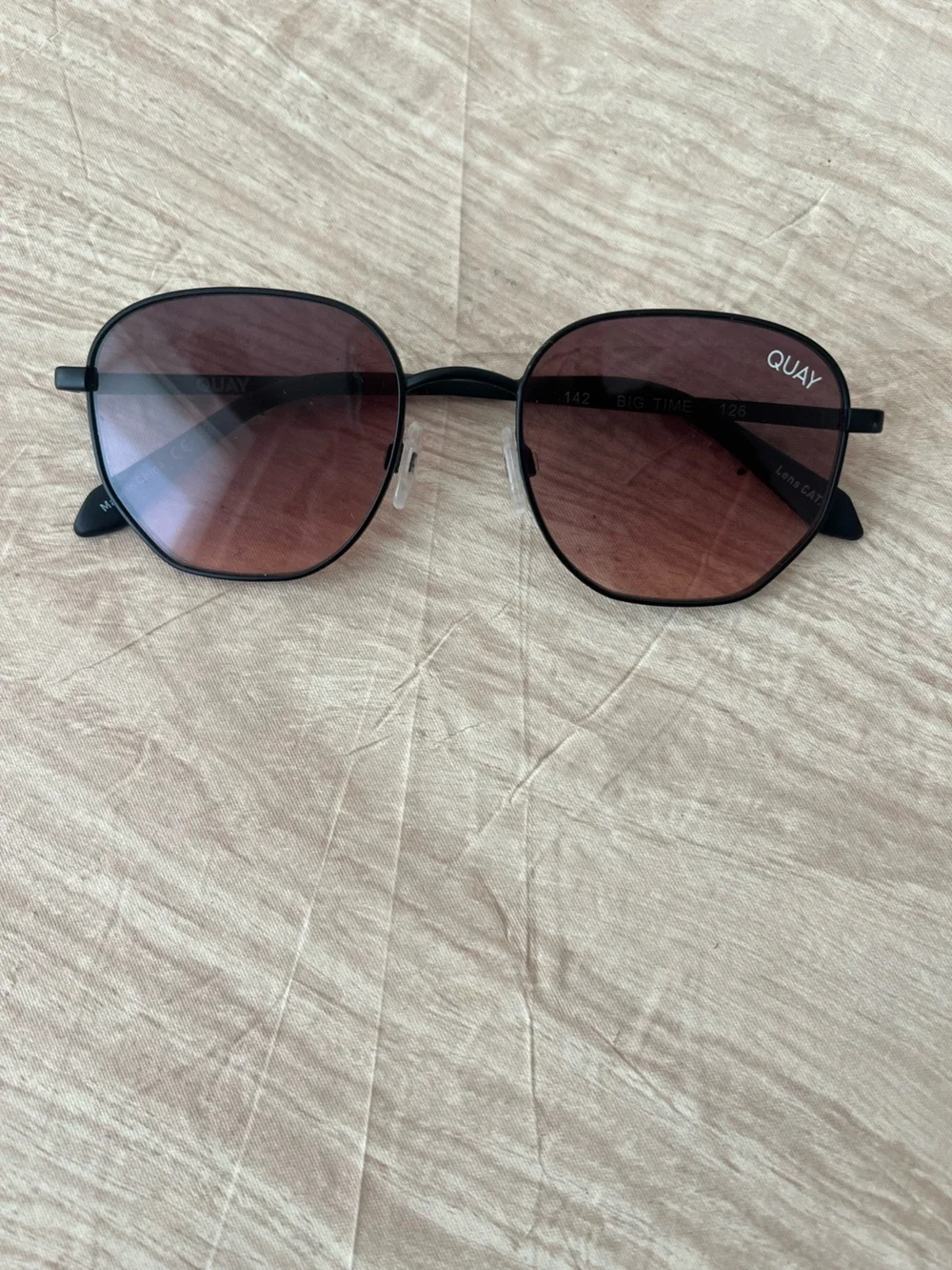 Quay Australia “Big time” Frame Sunglasses with Brown Lenses